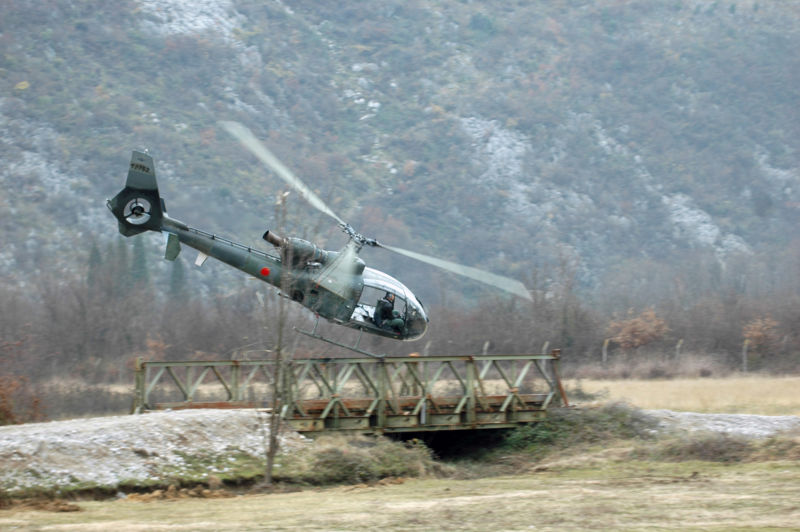 Helikoptéra gazelle během výcviku speciálních sil